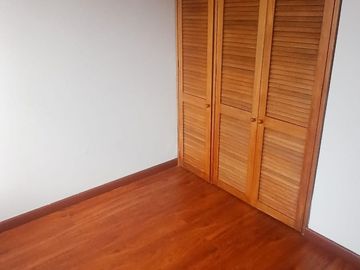 apartamento en arriendo en el chico. Cod A121048