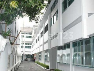 Dijual Semi Apartemen dan Kos-Kosan 3 Lantai (22 Bedrooms) di Menteng Jakarta Pusat
