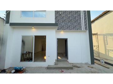 CASA AMPLIA A ESTRENAR EN LAS ORQUDEAS, MANTA