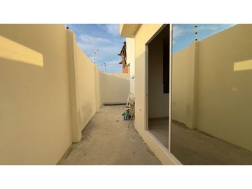 CASA AMPLIA A ESTRENAR EN LAS ORQUDEAS, MANTA