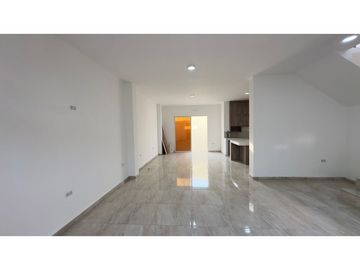 CASA AMPLIA A ESTRENAR EN LAS ORQUDEAS, MANTA