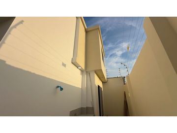 CASA AMPLIA A ESTRENAR EN LAS ORQUDEAS, MANTA