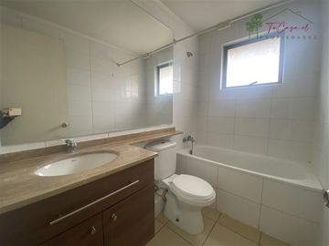 Casa en venta de 4D/2B condominio Laguna Sol - Padre Hurtado