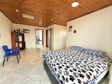 casa en venta en villa imperial. Cod V2305