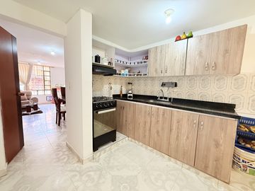 casa en venta en villa imperial. Cod V2305