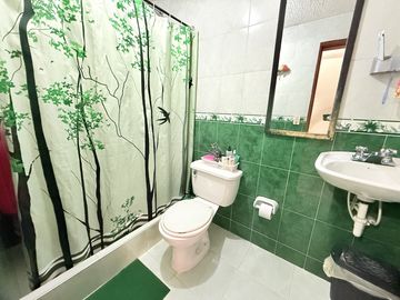 casa en venta en villa imperial. Cod V2305