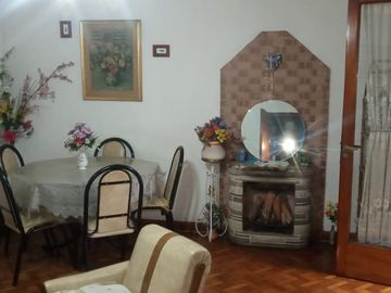 Venta PH/Tipo casa. Balcón y Terraza