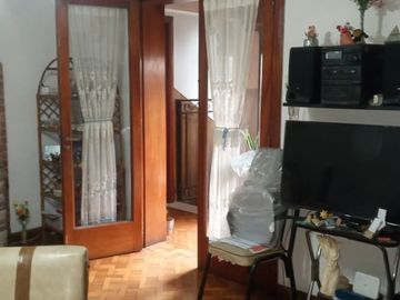Venta PH/Tipo casa. Balcón y Terraza