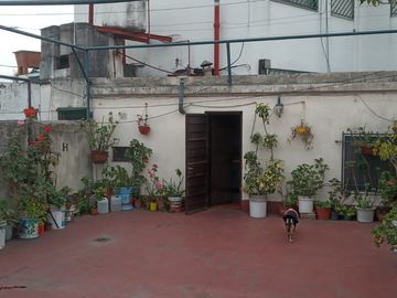 Venta PH/Tipo casa. Balcón y Terraza