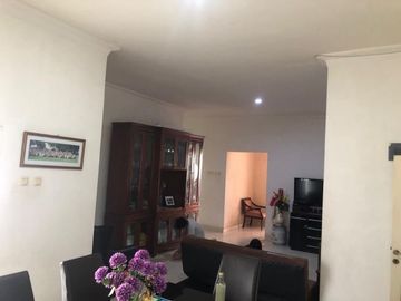 Rumah Jurangmangu Lokasi Strategis Siap Huni