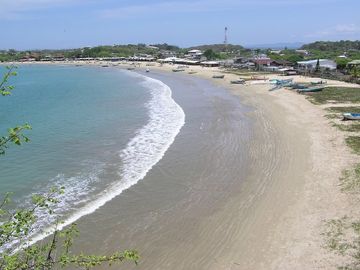 Ayangue Custom Home on 1/4 Acre: Se Vende Casa Cerca del Mar en Ayangue