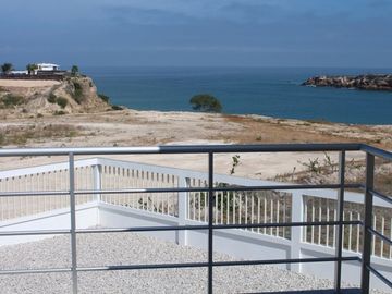 Ayangue Custom Home on 1/4 Acre: Se Vende Casa Cerca del Mar en Ayangue
