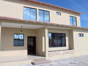 Ayangue Custom Home on 1/4 Acre: Se Vende Casa Cerca del Mar en Ayangue