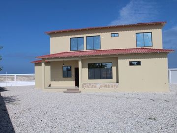 Ayangue Custom Home on 1/4 Acre: Se Vende Casa Cerca del Mar en Ayangue