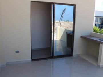 Ayangue Custom Home on 1/4 Acre: Se Vende Casa Cerca del Mar en Ayangue