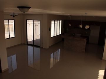 Ayangue Custom Home on 1/4 Acre: Se Vende Casa Cerca del Mar en Ayangue