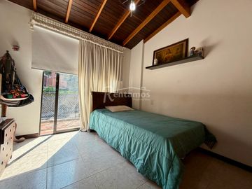 casa en arriendo en loma de las brujas. Cod A776949