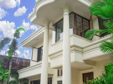 Dijual Rumah Mewah di Kemang Kondisi Semi Furnished Siap Masuk by Sava Properti HSE-A0530