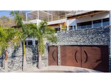 CASA EN VENTA CON VISTA AL LAGO 