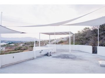 CASA EN VENTA CON VISTA AL LAGO 