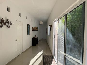 CASA EN VENTA CON VISTA AL LAGO 
