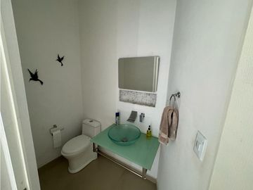 CASA EN VENTA CON VISTA AL LAGO 