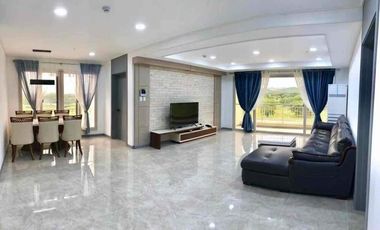 Spacious 4 Bedroom & 4 Bathroom Condo for rent Clark Pampanga