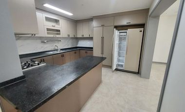 Spacious 4 Bedroom & 4 Bathroom Condo for rent Clark Pampanga