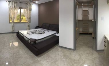 Spacious 4 Bedroom & 4 Bathroom Condo for rent Clark Pampanga
