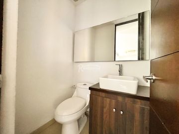 oficina en arriendo en milla de oro. Cod A777242