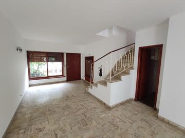 Roque Saenz Peña 1184 - En la mejor zona de Olivos