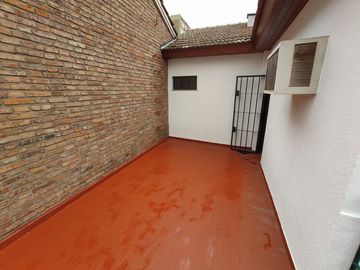Roque Saenz Peña 1184 - En la mejor zona de Olivos