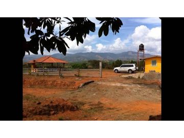 VENDO FINCA 10,000 MTS2 CON ARBOLES FRUTALES Y CASA CAMPESTRE