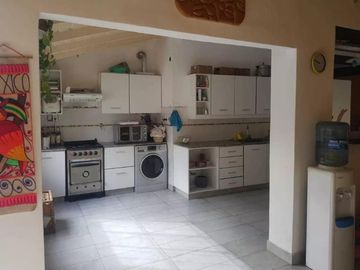 CASA AMERICANA DE 4 AMBIENTES EN VENTA - MORON - EL PALOMAR
