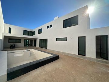 Casa blanca en venta en Dzitya Merida con  3 Recamaras en entrega inmediata