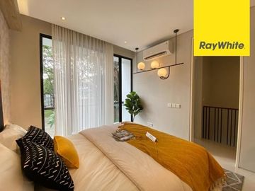 Dijual Rumah 1 M-an Full Furnish di Citraland, Surabaya