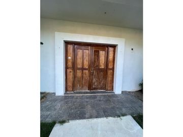 CASA DE CAMPO / HACIENDA VALLE SANTA CATALINA / 1156m2 / ESQUINA / YG
