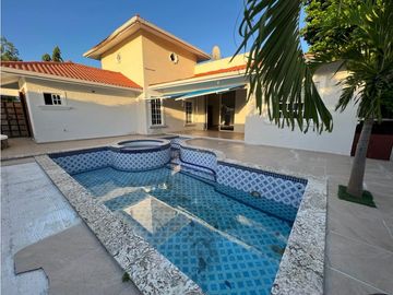 CASA DE CAMPO / HACIENDA VALLE SANTA CATALINA / 1156m2 / ESQUINA / YG