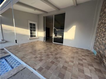 CASA DE CAMPO / HACIENDA VALLE SANTA CATALINA / 1156m2 / ESQUINA / YG
