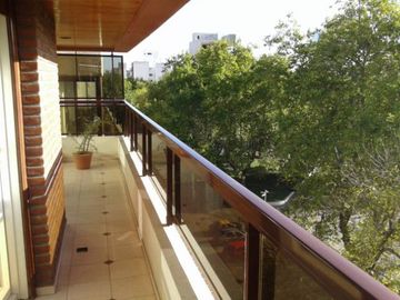 PISO - DEPARTAMENTO 5 AMBIENTES 4 BAÃOS 2 COCHERAS PLAZA MITRE