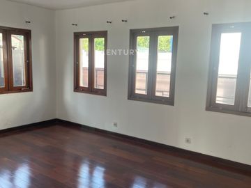 Disewakan Rumah Mewah Di Area Strategis Dekat Blok M