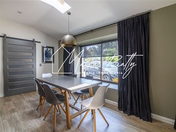 Casa en venta de 5 dorm en suit. en Lo Barnechea !.