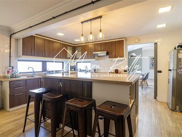 Casa en venta de 5 dorm en suit. en Lo Barnechea !.