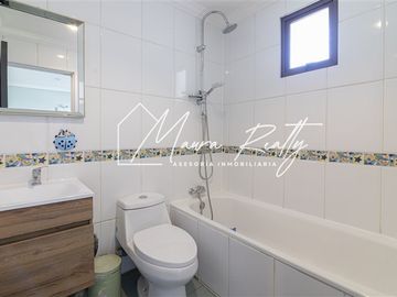 Casa en venta de 5 dorm en suit. en Lo Barnechea !.
