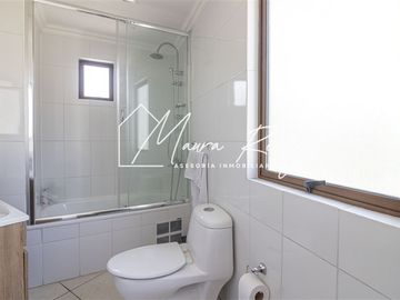 Casa en venta de 5 dorm en suit. en Lo Barnechea !.