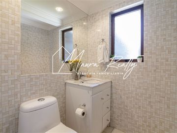 Casa en venta de 5 dorm en suit. en Lo Barnechea !.