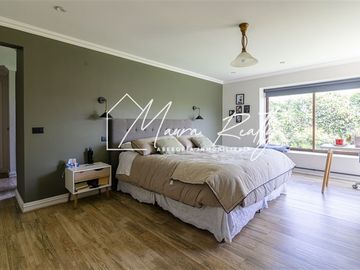 Casa en venta de 5 dorm en suit. en Lo Barnechea !.