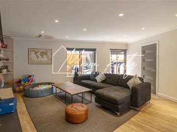 Casa en venta de 5 dorm en suit. en Lo Barnechea !.
