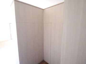 Ready to Move in House For Sale in Q.C at 21.8M PH2041