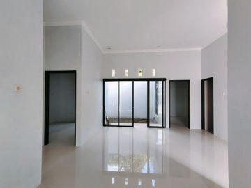 Rumah minimalis modern baru di kawasan pendatang dekat UII